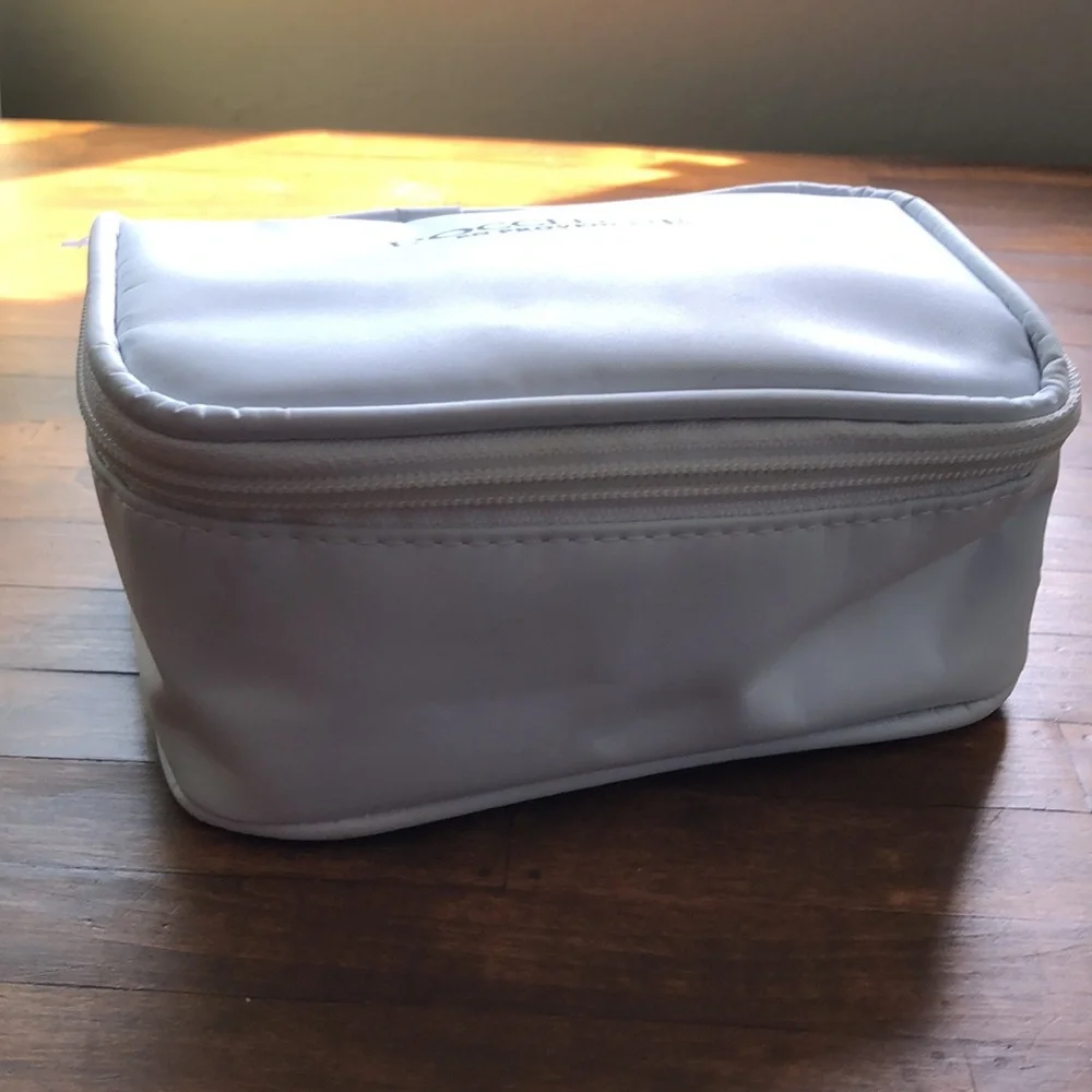 L’OCCITANE make up bag - Picture 2 of 9